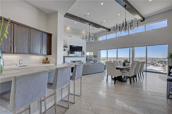 Building Photo - 6300 Clovis Point St