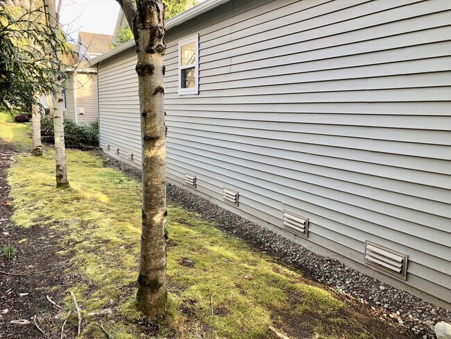 Building Photo - 23120 NE 8th Pl