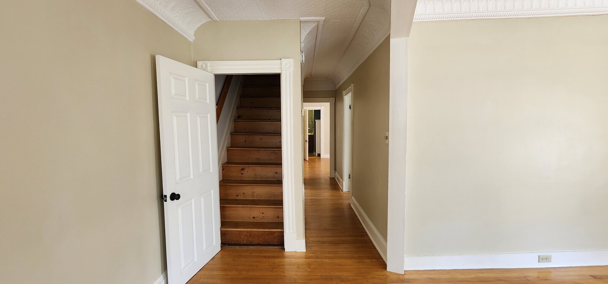 Building Photo - 22 Phillips St