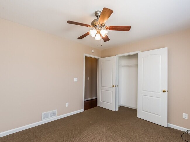 Building Photo - 6338 New Gate Dr