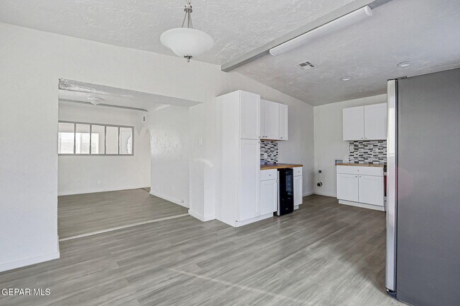 Building Photo - 580 Chula Vista St