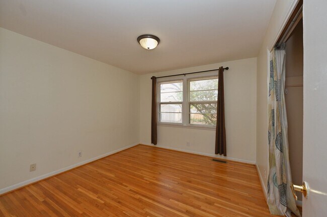 Building Photo - **WELL-LOVED AND WELL-MAINTAINED ONE-LEVEL CRIEVE HALL AREA HOME READY FOR YOU TO CALL HOME**