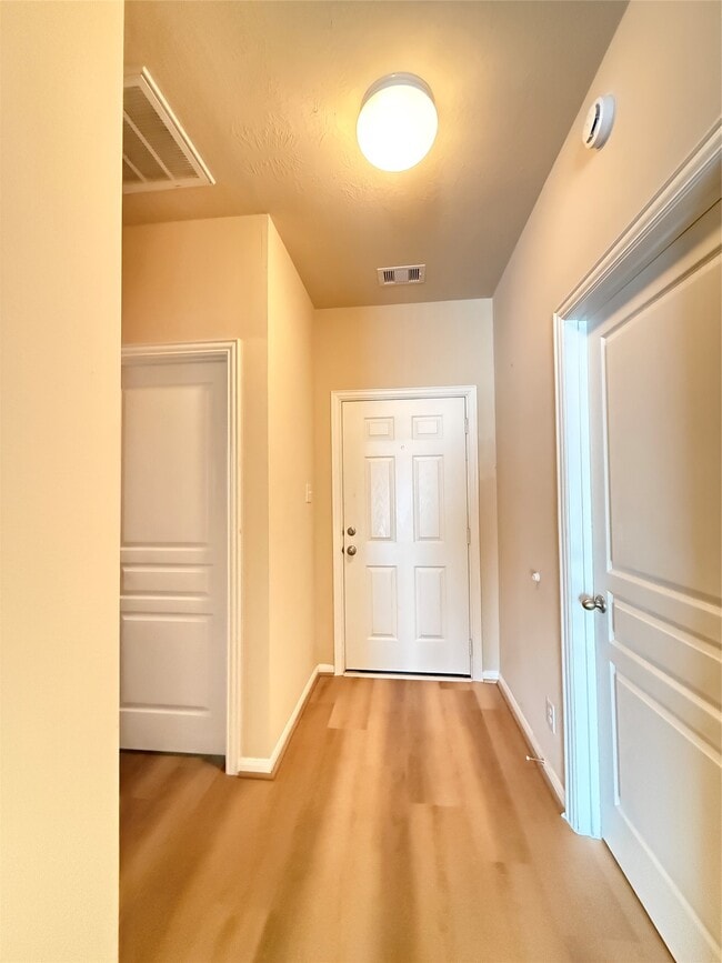 Building Photo - 8206 Malago Point Dr