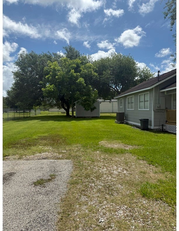 Building Photo - 8926 Courtney Dr