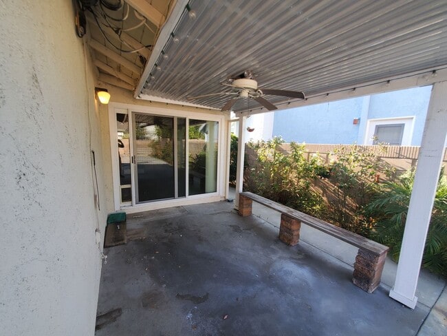 Building Photo - Single Family and Single Story Beautiful H...