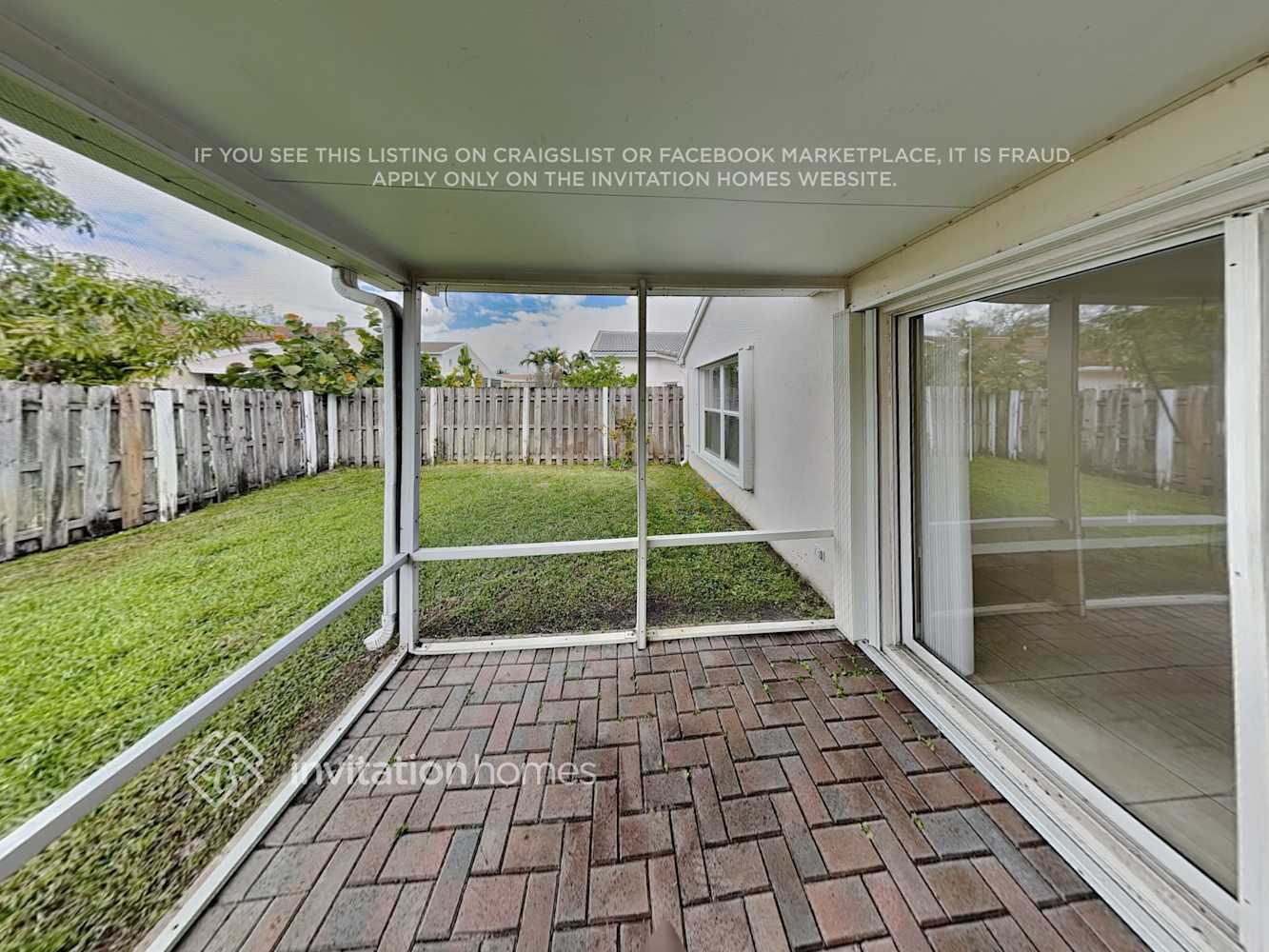 Building Photo - 4929 SW 33rd Ave