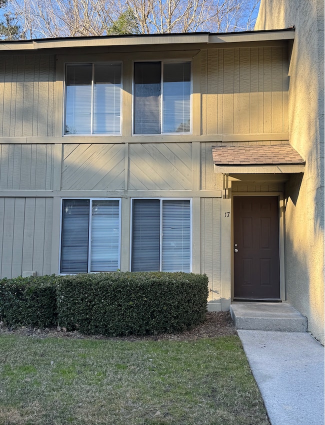 Building Photo - 100 Mathews Dr