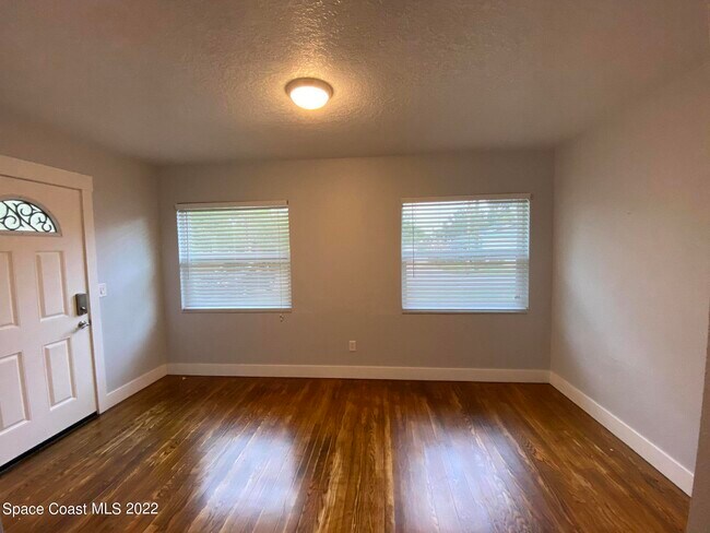 Building Photo - 1136 Indian River Ave