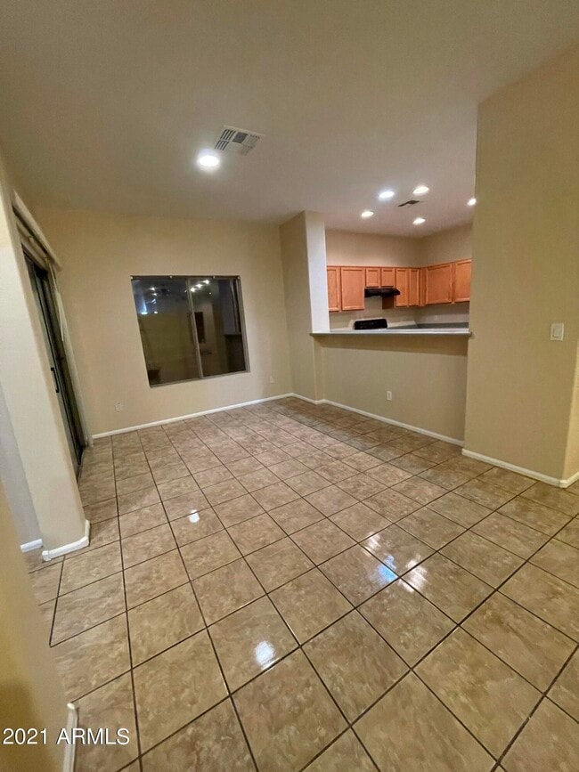 Building Photo - 2560 W Preserve Way