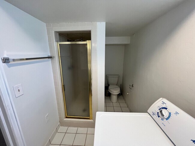 Building Photo - Charming 4 Bedroom 2 Bath Home in Sugarhouse!