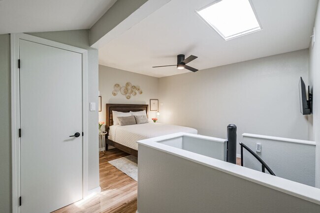 Building Photo - 2507 Montrose Blvd