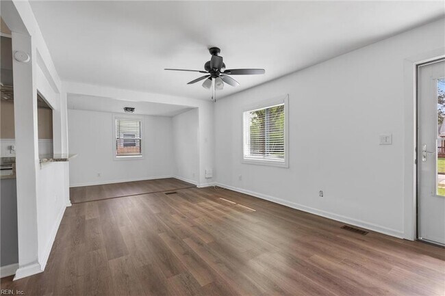 Building Photo - 8507 Chapin St