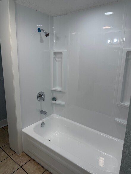 Building Photo - 1115 Fairdale St