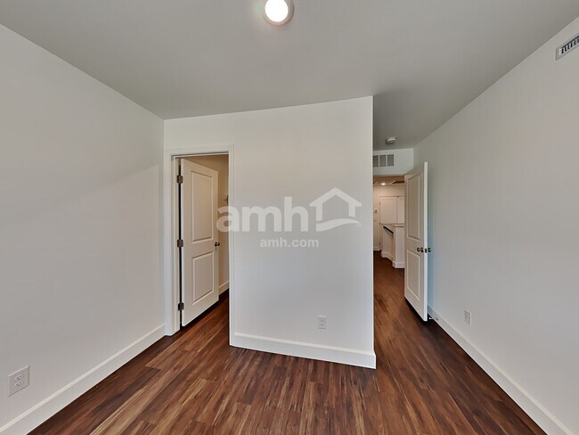 Building Photo - 4832 Blushing Star St