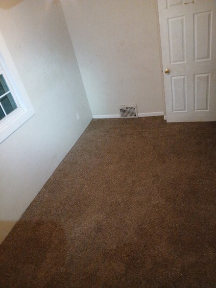 Building Photo - 106 Charles St