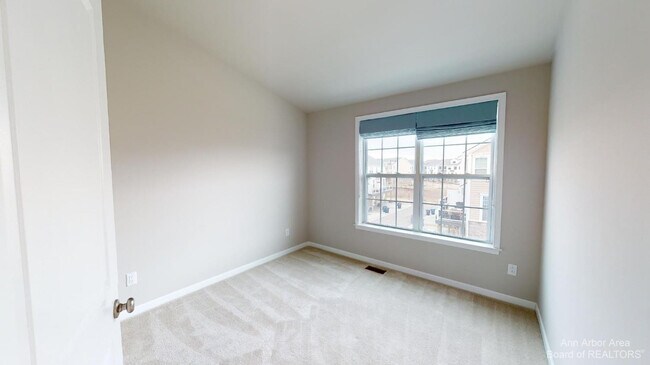 Building Photo - 2794 Ashcombe Dr.