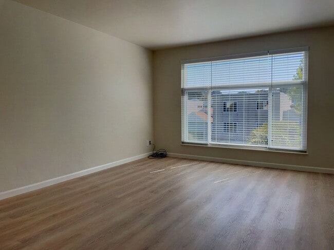 Building Photo - 1 Bed, 1 Bath Noe Valley Apartment - Parki...