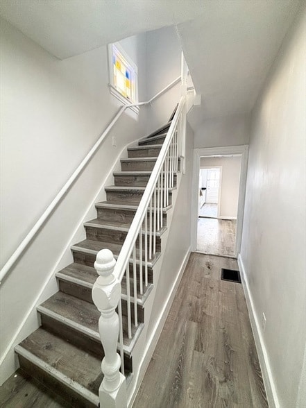 Building Photo - 3 Hadley Ct