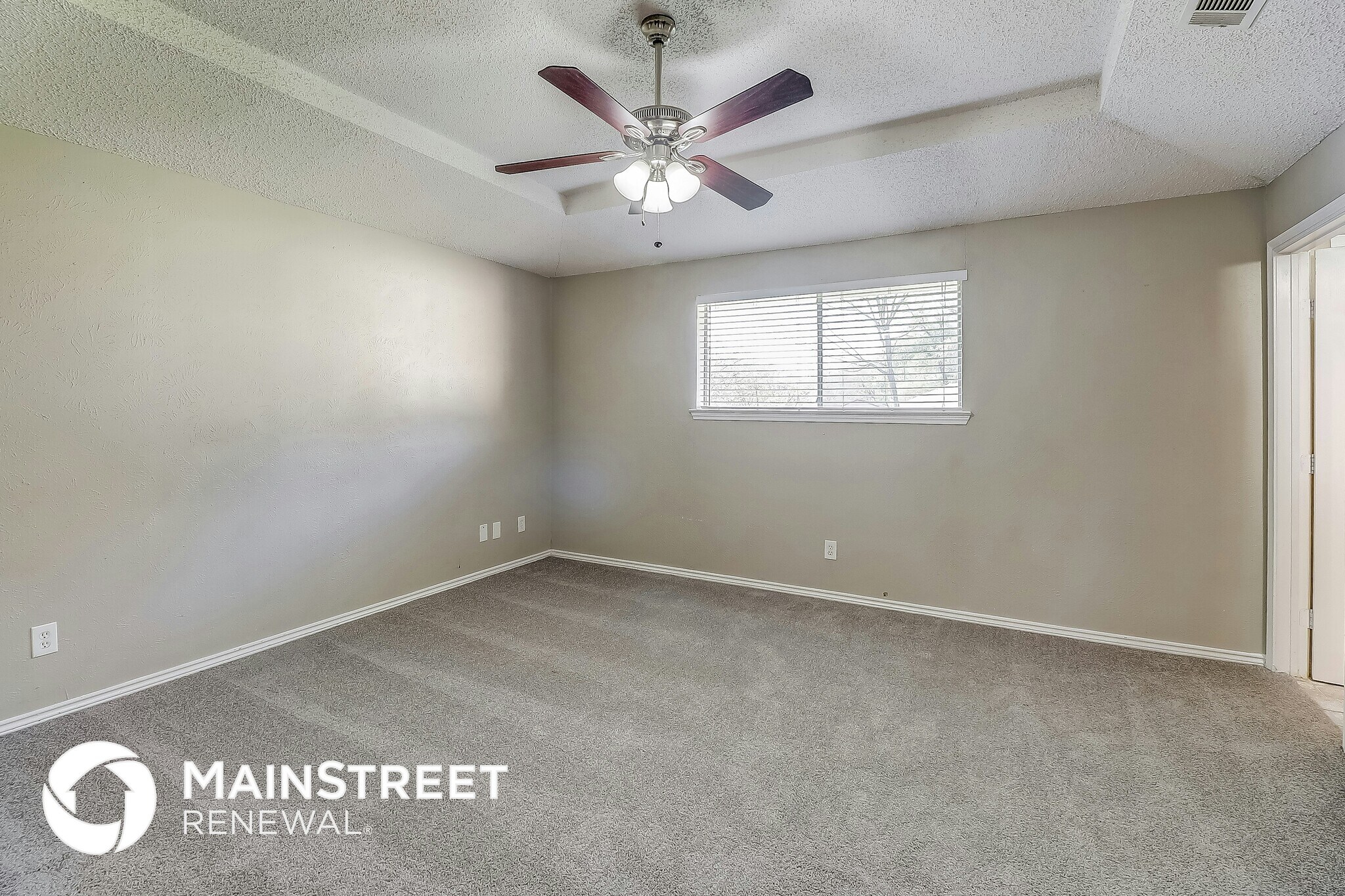 Building Photo - 1004 Birchwood Ln