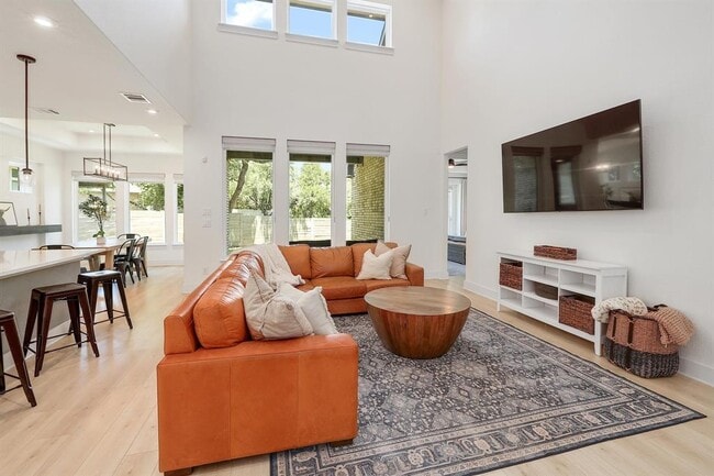Building Photo - 1113 Wolf Hollow Dr