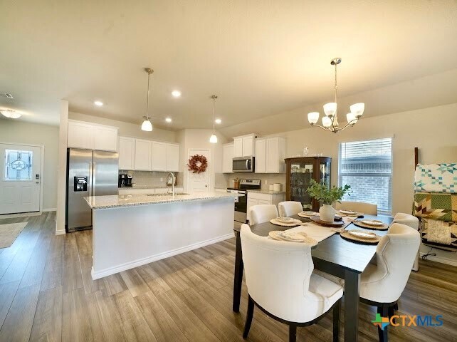Building Photo - 3884 Lorenzen Ct