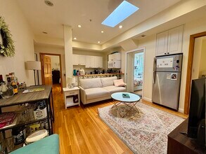 Building Photo - 1801 Beacon St