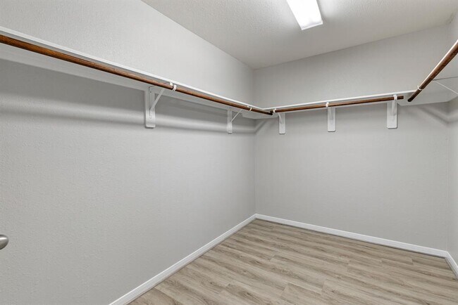 Building Photo - 2721 Sandberry Dr