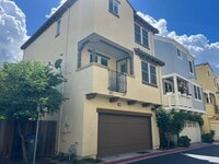 Building Photo - Beautiful 3 bed 3.5 bath Townhouse with A/C in Mountain View. Blocks from Downtown.
