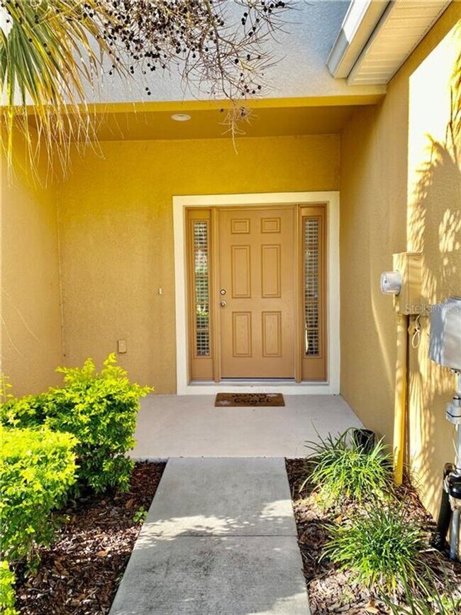 Building Photo - There’s No Place Like This 2-Story 3 BR, 2.5 BA Hidden River Townhome!