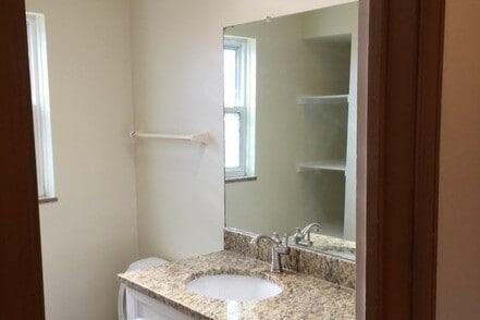Building Photo - 2073 Ridgeview Rd