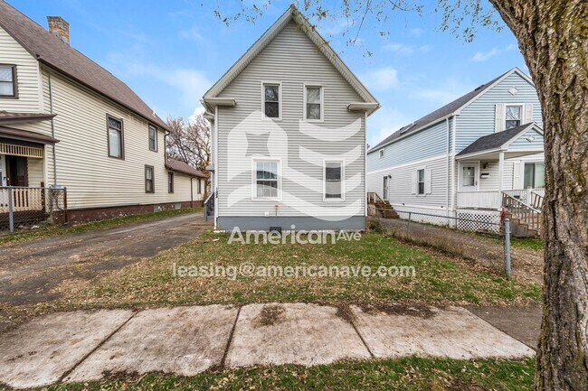 Building Photo - 183 1st St