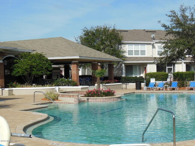 Building Photo - 3504 Summerlin Ln N