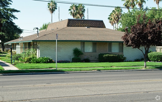 Building Photo - Shields-West Apartments