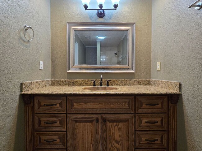 Building Photo - 230 Mighty Oak Ln