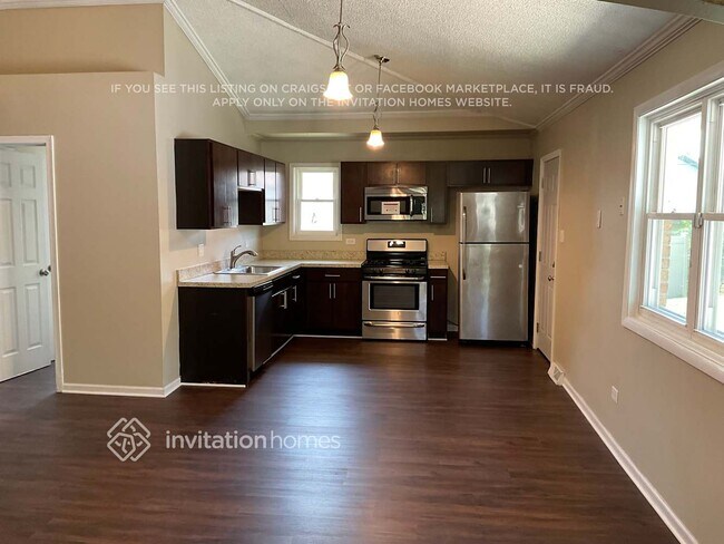 Building Photo - 16405 George Dr