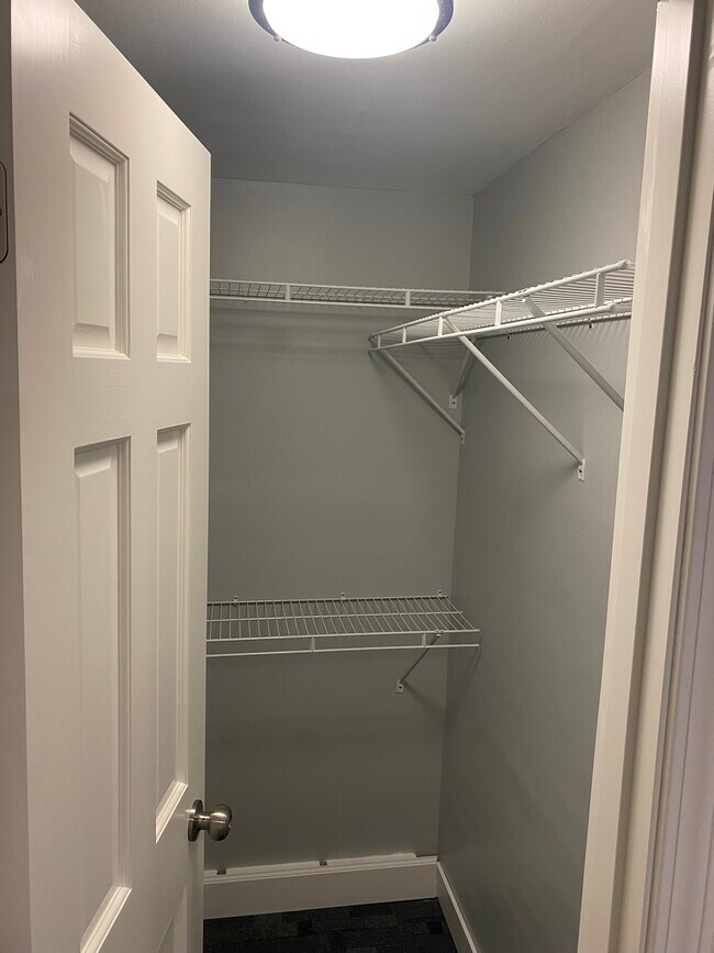 Building Photo - 1206 Cosgriff Ct