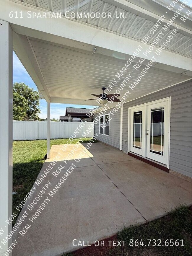 Building Photo - 611 Spartan Commodor Ln