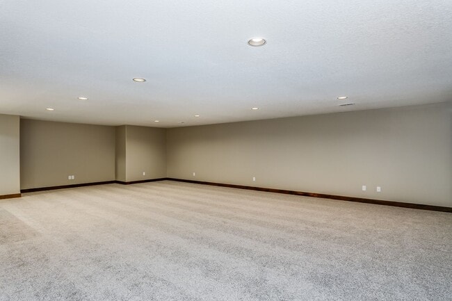 Building Photo - Tallgrass Villas