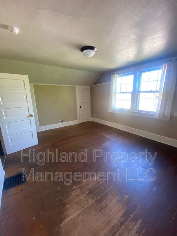 Building Photo - 945 NE Monroe St