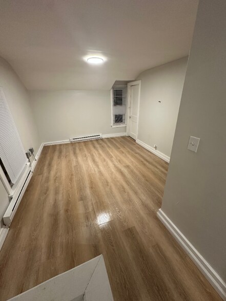 Building Photo - 1328 N Main St