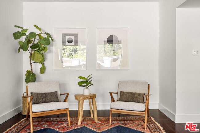 Building Photo - 8787 Shoreham Dr