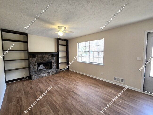 Building Photo - 3948 Ferncliff Rd SW