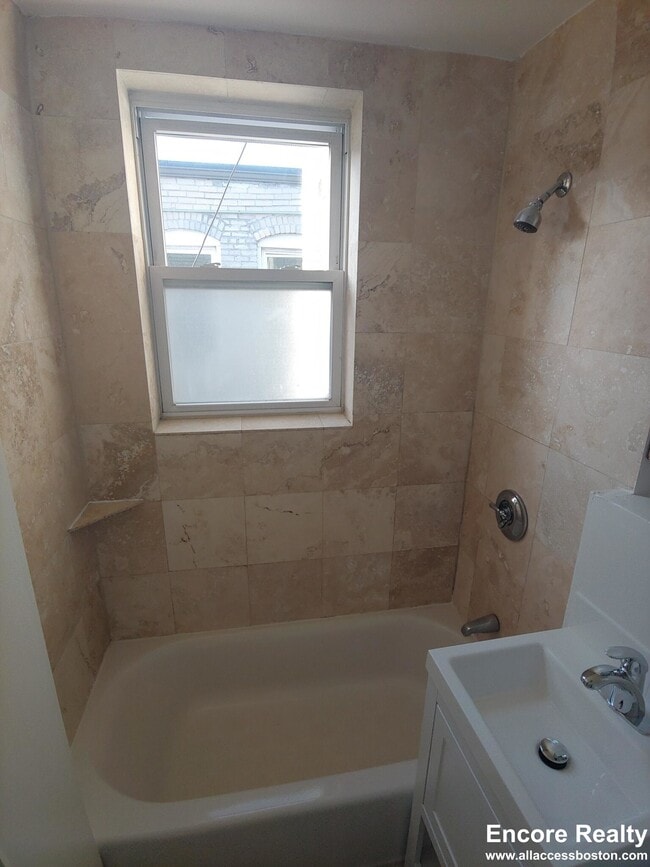 Building Photo - 224 Hanover St