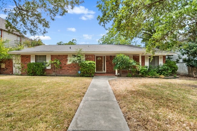 Primary Photo - 115 Park Dr