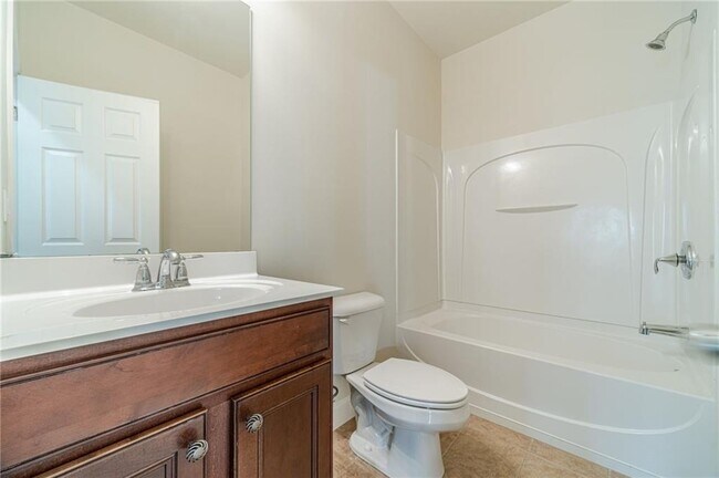 Building Photo - 2557 Staunton Dr
