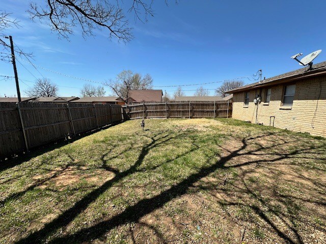 Building Photo - 1000 S Howard Ave