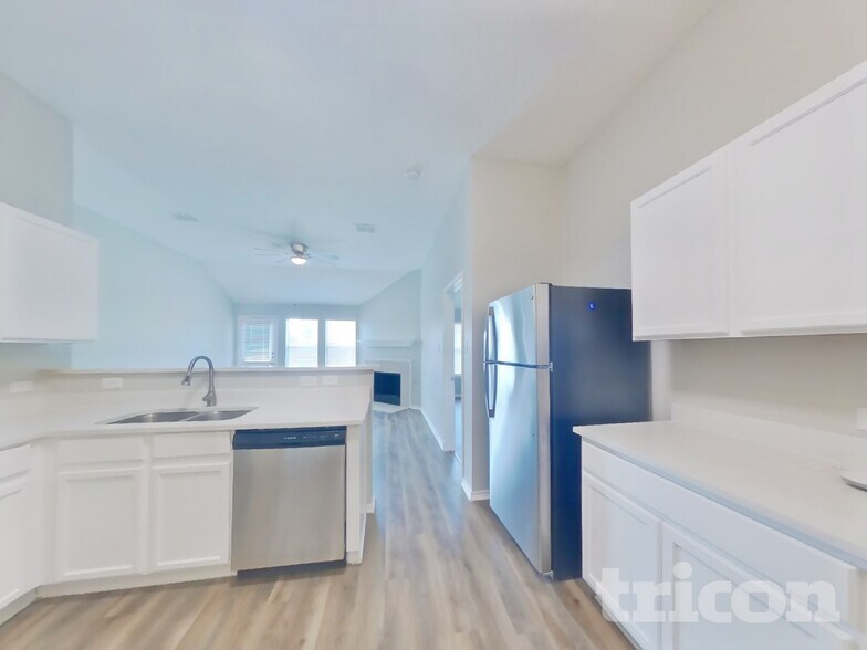 Building Photo - 2000 Natchez Dr