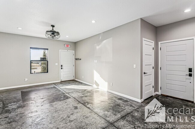 Building Photo - 109 N Main St