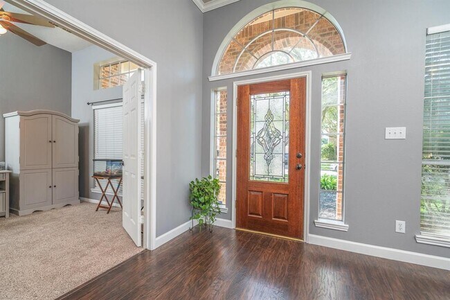 Primary Photo - 3208 Ivory Pointe Dr