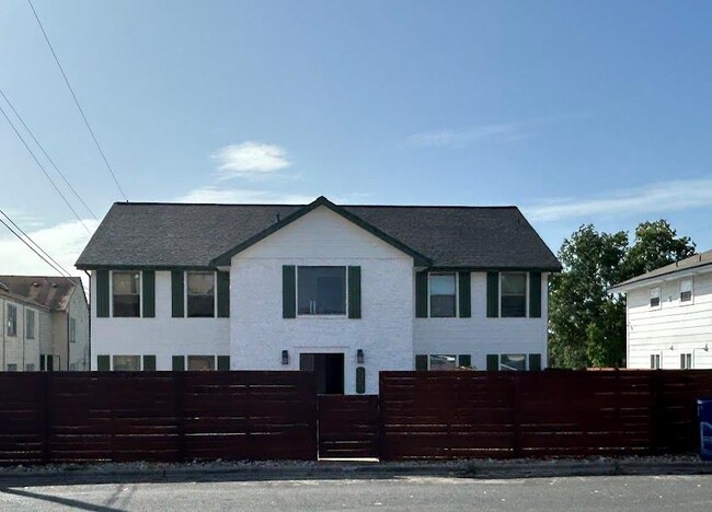 Building Photo - 3413 Willowrun Dr